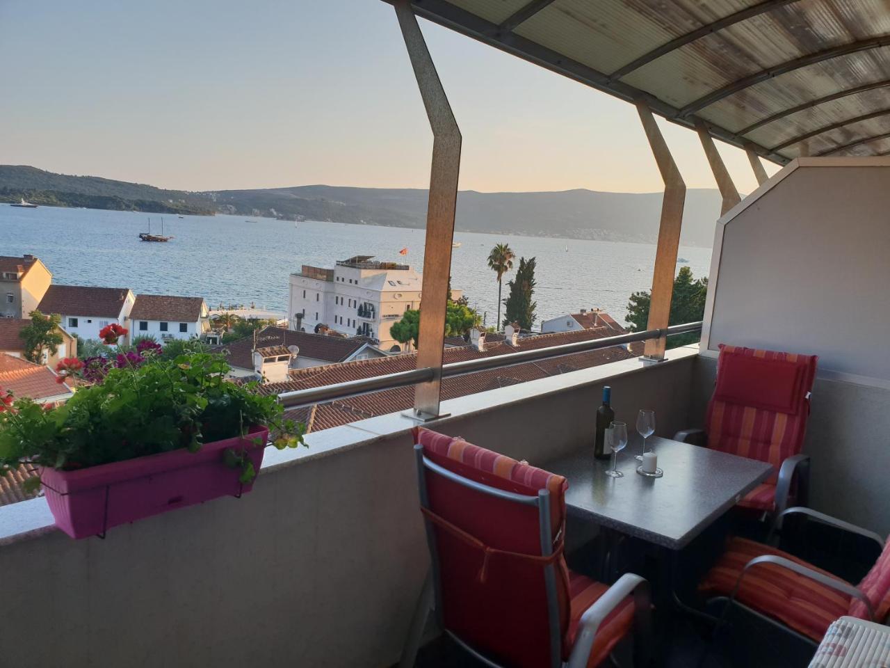 Vb Apartmani Tivat Exterior foto